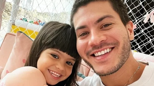 Arthur Aguiar Fala Sobre Recuperação Da Filha Após Cirurgia Bem-sucedida